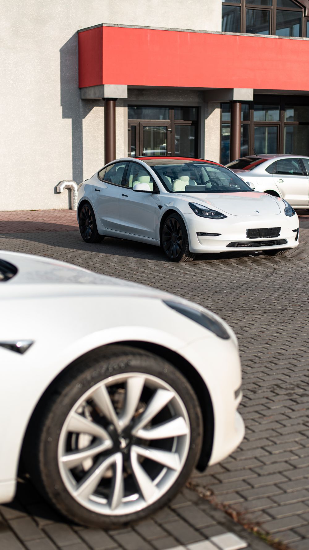 Tesla-aksjen: En dybdegående analyse av en revolusjonerende investeringsmulighet