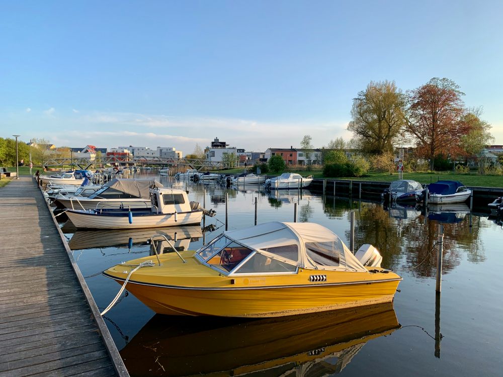 Båtforhandler som hjelper deg å velge riktig båt